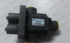 Клапан управления КПП (2 штока+3 отверстия под трубки) HOWO Euro3 WG2203250001